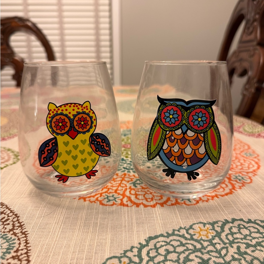 NWT Colorful Owl Design Wine Glass Set